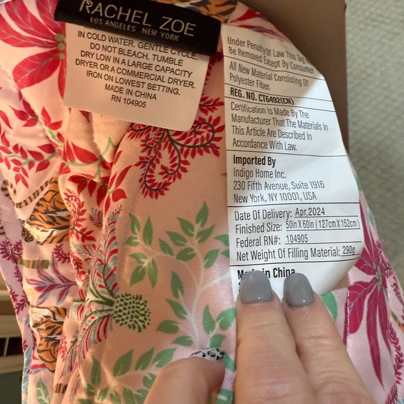 Brand new adorable foot of the bed quilt.  NWOT will fit queen bed and smaller. - Picture 2 of 4